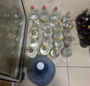 İncirliova'da evinde 150 litre kaçak alkolle yakalandı