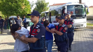 Aydın merkezli dolandırıcılık operasyonunda 19 tutuklama